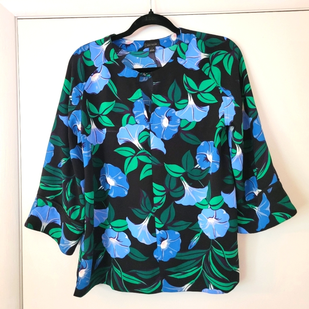 Ann Taylor small blue morning glory floral flowy top